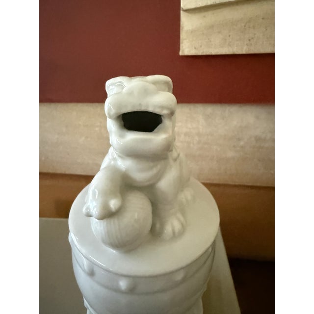 1990s Vintage Blanc De Chine Foo Dog Covered Incense Burner | White Porcelain Guardian Lion Jar | Chinese Chinoiserie Decor For Sale - Image 5 of 9