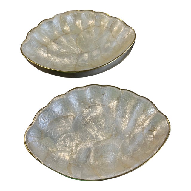 1970s Mother of Pearl Pair of Shell Design Plates For Sale