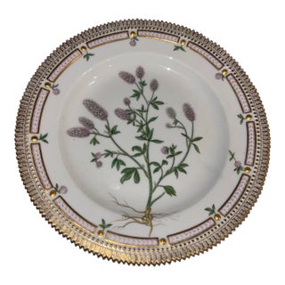 Late 18th Century Royal Copenhagen Flora Danica Dinner Plate #20/3549 Trifolium L. For Sale
