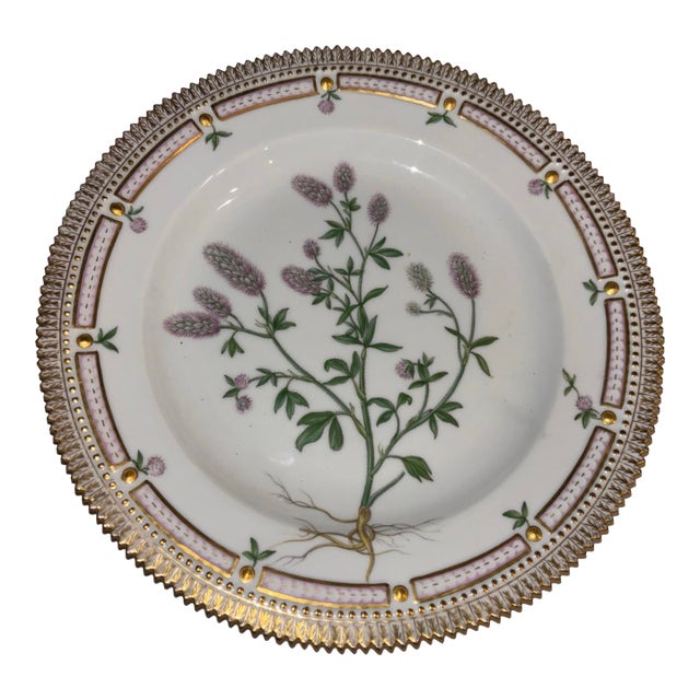 Late 18th Century Royal Copenhagen Flora Danica Dinner Plate #20/3549 Trifolium L. For Sale