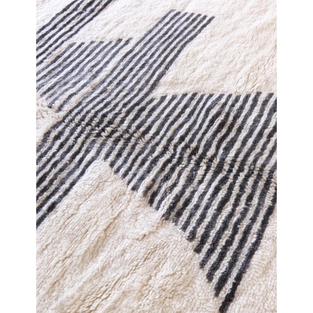 Moroccan Contemporary Wool Rug - 10 X 6.7 Ft For Sale - Image 4 of 10