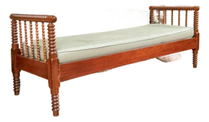 Early 20th Century Barley Twist Bobbin-Turned Walnut Reclining Bench