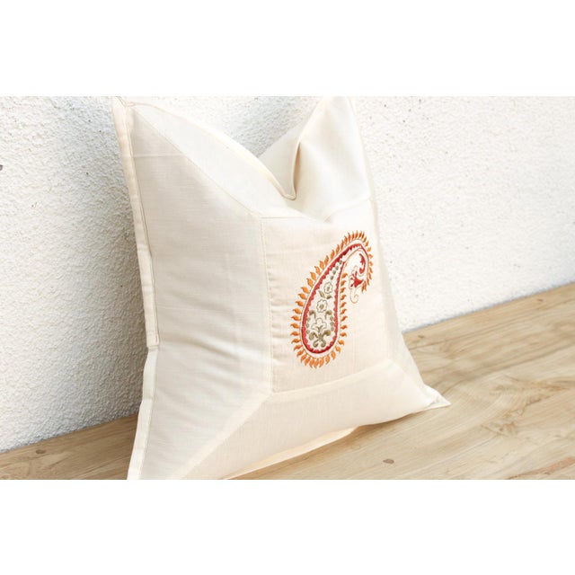 Contemporary Ira Ivory Paisley Pillow Cover For Sale - Image 3 of 6