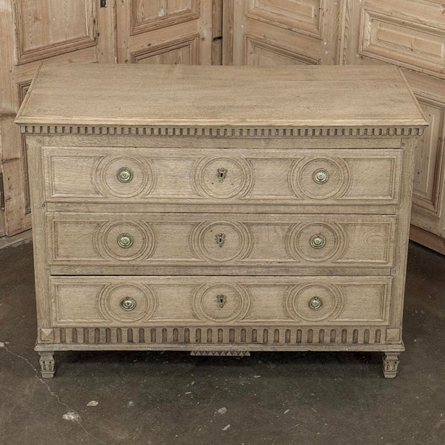 18th Century French Louis XVI Period Three-Drawer Commode in Stripped Oak For Sale - Image 13 of 17