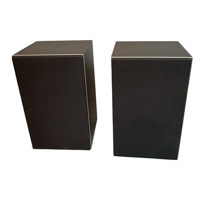 Set of two passive speakers by Bang & Olufsen. Made in 1986, still looking amd sounding amazing. The front covers showcase...
