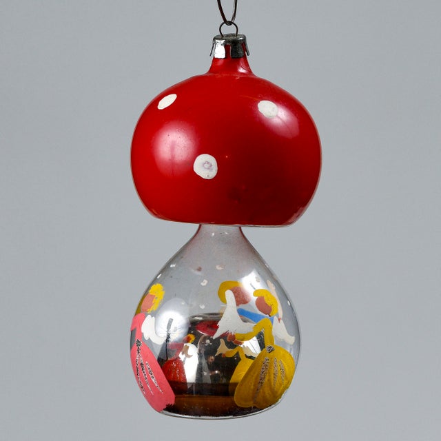 Hand-Painted Double-Blown Mushroom-Shaped Christmas Bauble, Germany, Early 1900s For Sale - Image 8 of 11