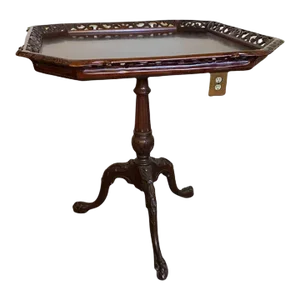 1930s Vintage Chippendale Flame Mahogany Tilt Top Table