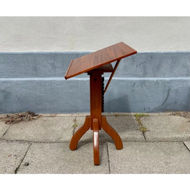 Adjustable music stand - Node-table in teak. Maloof style legs and adjustable pole in solid hand-finished cherry....