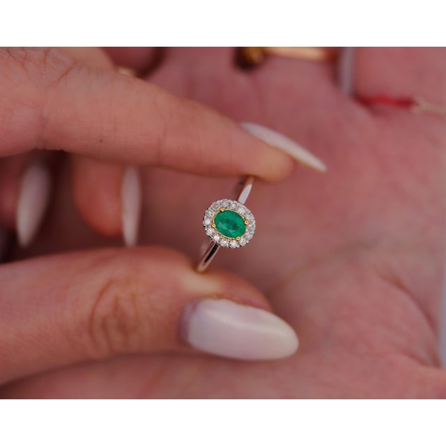 Modern 2/3 Carat Natural Emerald & Diamond Oval Halo 1.7mm Band Ring in 18K White Gold, Size 5.5 For Sale - Image 3 of 10