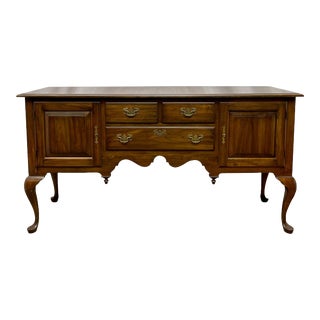 Vintage Pennsylvania House Traditional Queen Anne Style Solid Cherry Sideboard For Sale