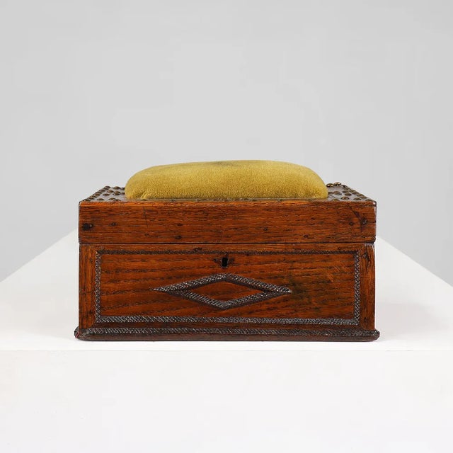 French Art Deco Sewing Box in Sculpted Wood, 1890s For Sale - Image 11 of 11