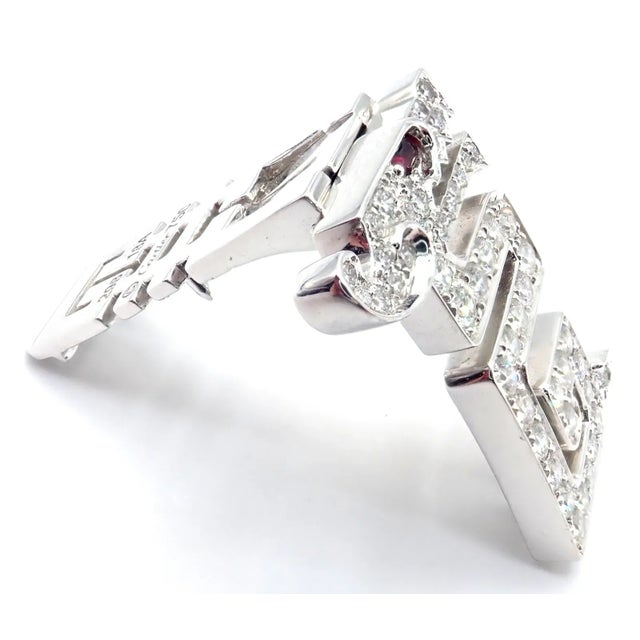 Contemporary Cartier Le Baiser Du Dragon 18k White Gold Diamond Ruby Pin Clip For Sale - Image 3 of 8