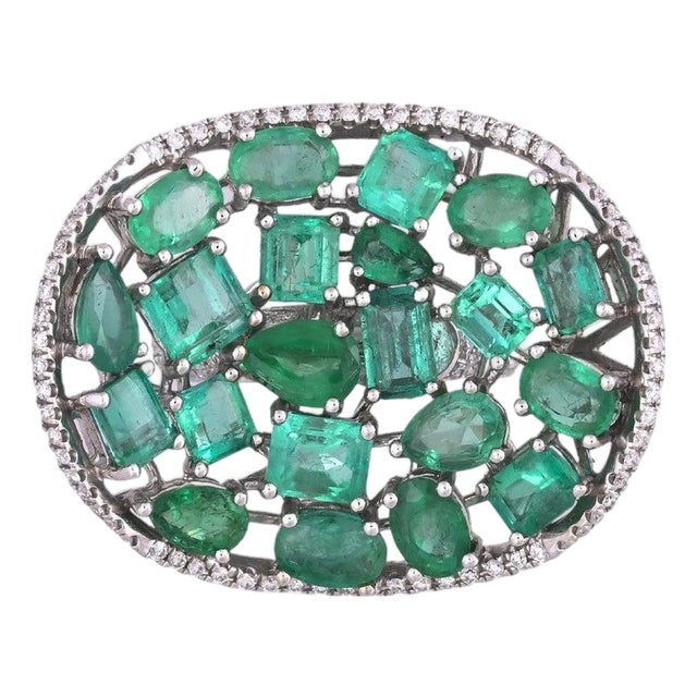 Set in 18k Gold, 9.55 Carats, Natural Zambian Emerald & Diamonds Cocktail Ring, Us Size 6 For Sale