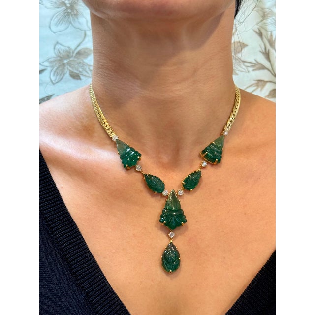115 Ct Natural Carved Drop Emerald & 4 Ct Diamond Necklace 18 Kt Gold Necklace For Sale - Image 14 of 18
