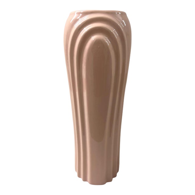 Vintage Harris Postmodern Large Ribed Pink Ceramic Vase 1980s Deco Drape Ribbed Accent For Sale