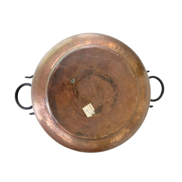 1960s Vintage Turkish Hand-Hammered Copper Cauldron Pot – Gaziantep Asim Kulluk – Wrought Iron Handles For Sale - Image 5 of 7
