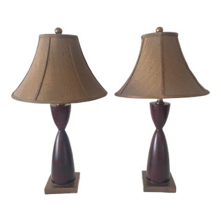 Mid-Century Modern Design Pair of Hourglass “Turned” Shaped Two-Toned Dark Lamps Excellent Condition For Sale