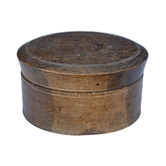 Early-19th Century Swedish Carved Oak Lidded Box For Sale - Image 6 of 8