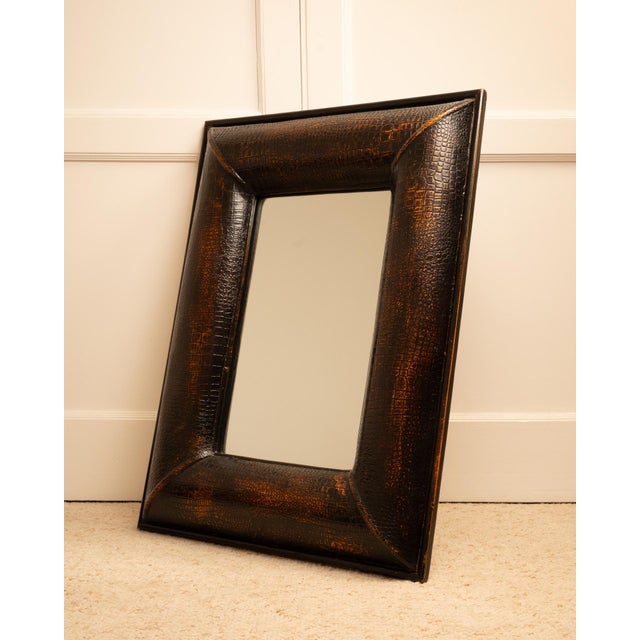 Mirror - Circa 1980 Wood, synthetic leather imitating python. Very good vintage condition. Dimensions 88 x 67 x 8 cm V