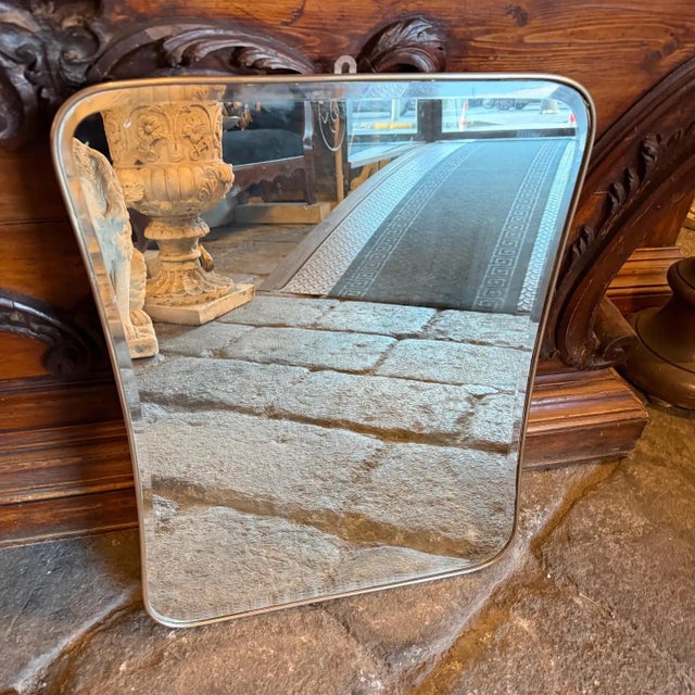 1950s 1950s Gio Ponti Style Mid-Century Modern Biscuit Shaped Brass Wall Mirror For Sale - Image 5 of 15