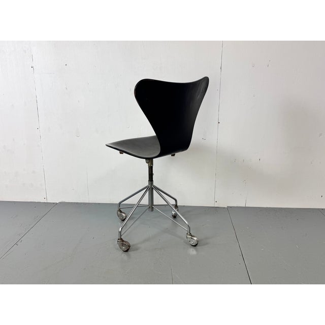 Mid-Century Modern Vintage Early 3117 Swivel Desk Chair by Arne Jacobsen for Fritz Hansen, 1955 For Sale - Image 3 of 15