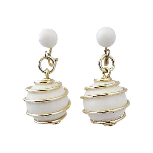 Vintage Signed Trifari White Spiral Clip Earrings, 1954 Ad Piece - 2 Pieces For Sale