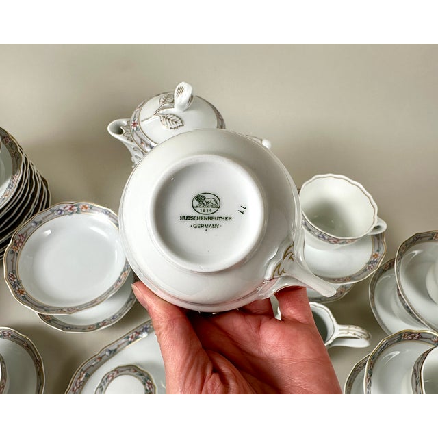 Green Porcelain Tea Service from Hutschenreuther, Germany, 1980s, Set of 29 For Sale - Image 8 of 9