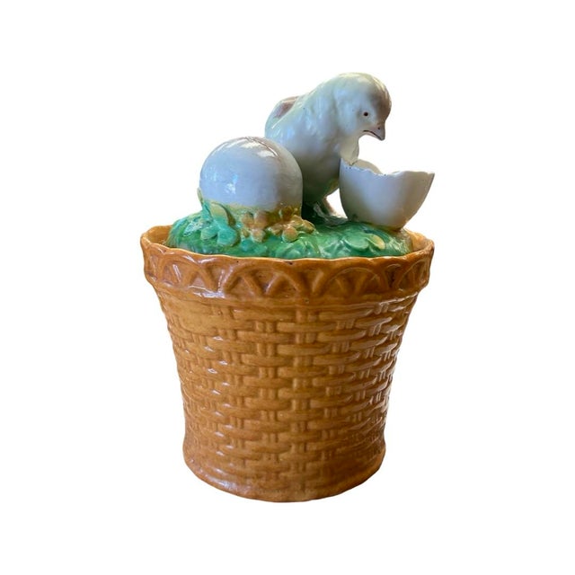 English Early 20th Century Staffordshire Hatching Chick Lidded Porcelain Basket For Sale - Image 3 of 5