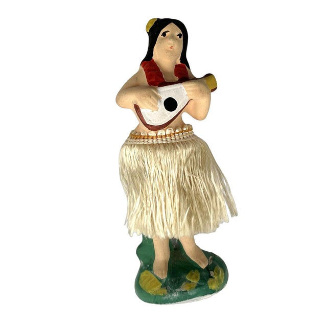Mid 20th Century Ceramic Hawaii Hula Girl Dancing Ukulele Player Bobble Doll For Sale In Los Angeles - Image 6 of 10
