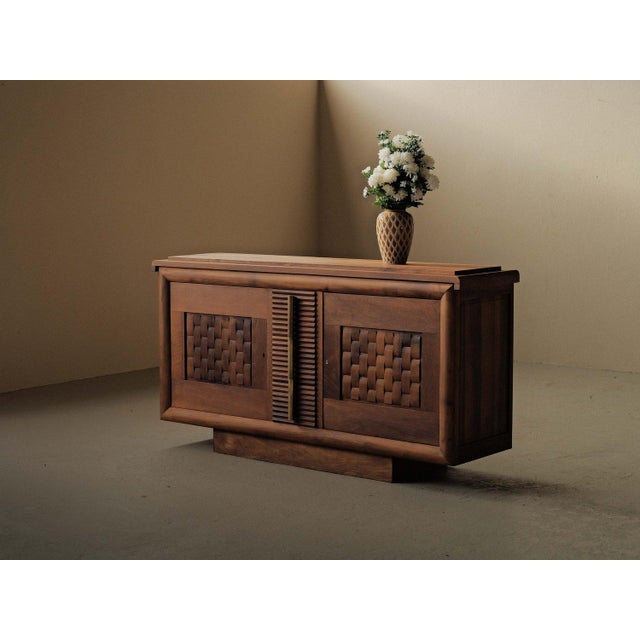 French Art Deco Sideboard in Walnut and Brass, 1940 For Sale - Image 9 of 18