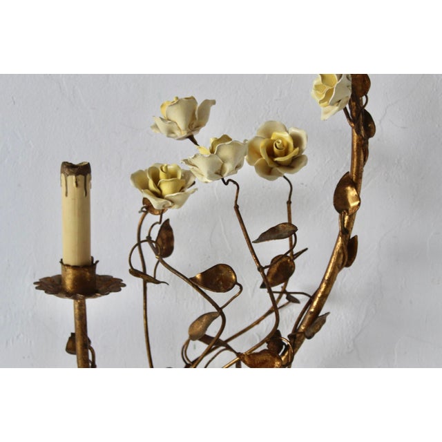 Italian Gilded Tole Porcelain Yellow Roses Leaf Vine Marble Base Table Accent Lamp Vintage Mid-Century For Sale In Miami - Image 6 of 17