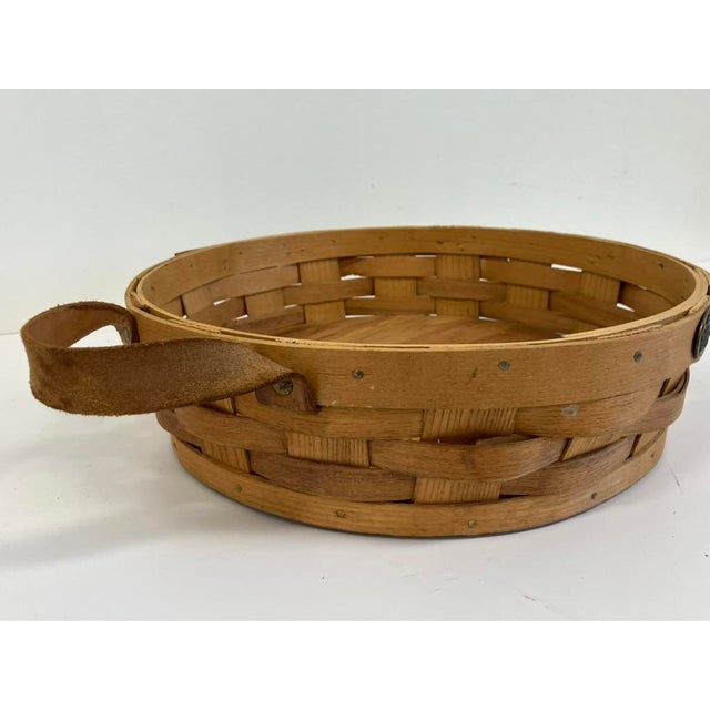 American Vintage Peterboro Basket Co. Handled Round Pie Basket For Sale - Image 3 of 9