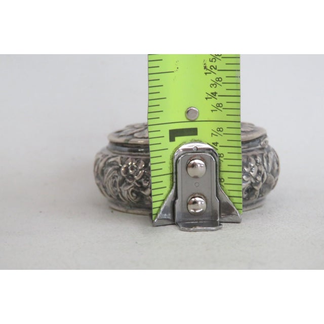Small Sterling Silver Round Pill Snuff Trinket Lidded Box Embossed Florals 5092b For Sale - Image 15 of 16