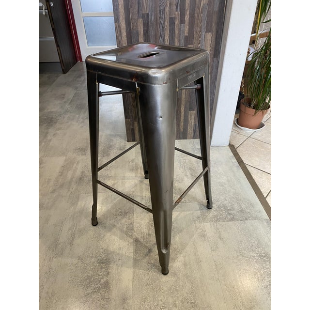 H75 Industrial Stackable Bar Stool in Varnished Metal by Xavier Pauchard for Tolix, 1950s For Sale - Image 9 of 18