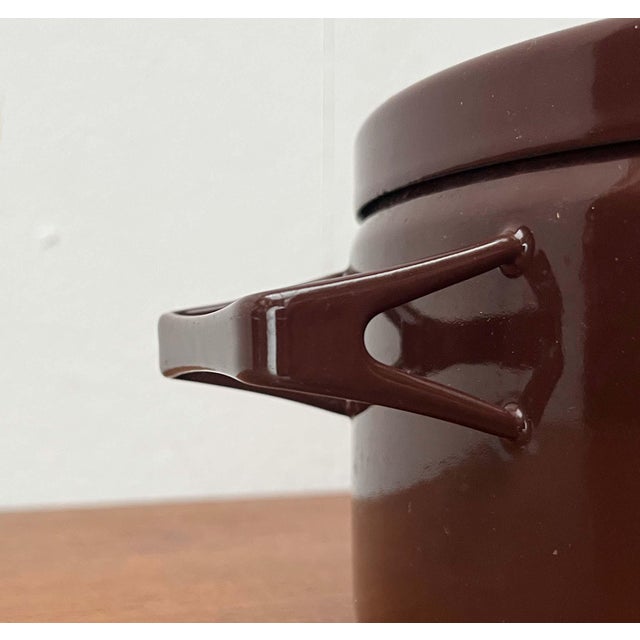 Mid-Century Modern Brown Minimalist Enamel Pot by Seppo Mallat for Finel, Finland, 1960s For Sale - Image 6 of 18