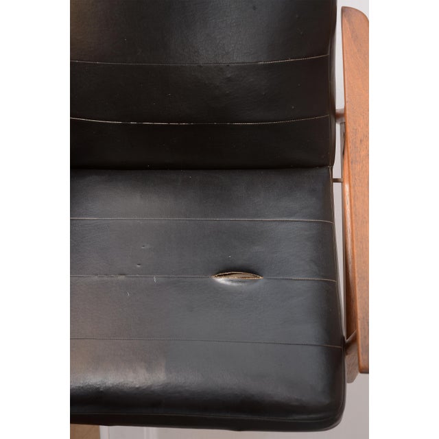 MCM Danish Modern Teak & Black Vinyl Reclining Lounge Chair For Sale - Image 13 of 18