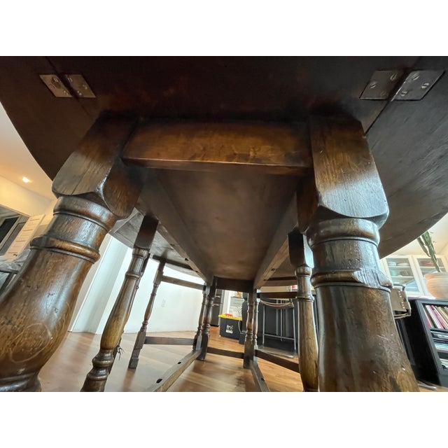 1980s English Windsor Gate Leg Drop Leaf Table and Chairs For Sale In Richmond - Image 6 of 9