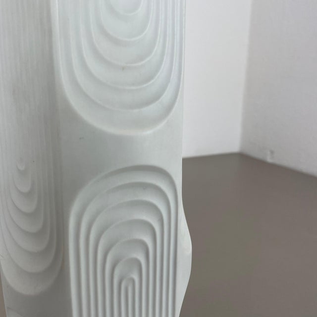 Large Op Art Biscuit Porcelain Vase from AK Kaiser, 1970s For Sale - Image 12 of 16