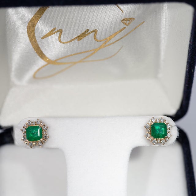 Modern Colombian Emerald Earrings With Natural Diamond Accents: Solid 14k Gold, 5mm For Sale - Image 3 of 7