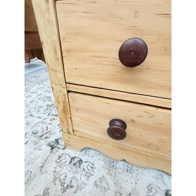 Mid 19th Century Antique Scrubbed Pine Chest of Drawers For Sale - Image 5 of 9