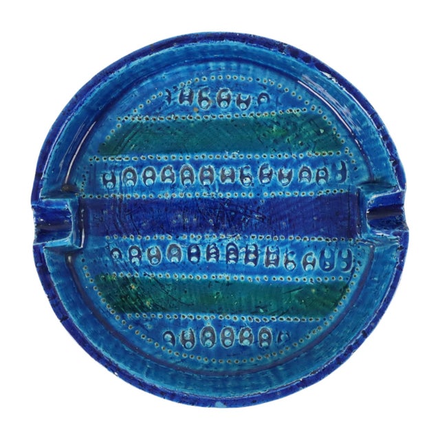 A beautiful, large vintage ceramic ashtray/vide-poche featuring a blue crackle glaze; designed by Aldo Londi for Bitossi...
