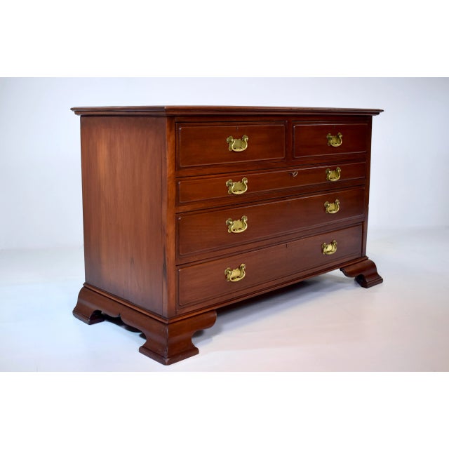English Early 20th Century Solid Mahogany Chippendale Dresser With Five Drawers For Sale - Image 3 of 12