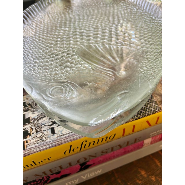 1970s Vintage Arcoroc France “Poisson” Glass Fish Plates - A Set of 6 For Sale - Image 5 of 8