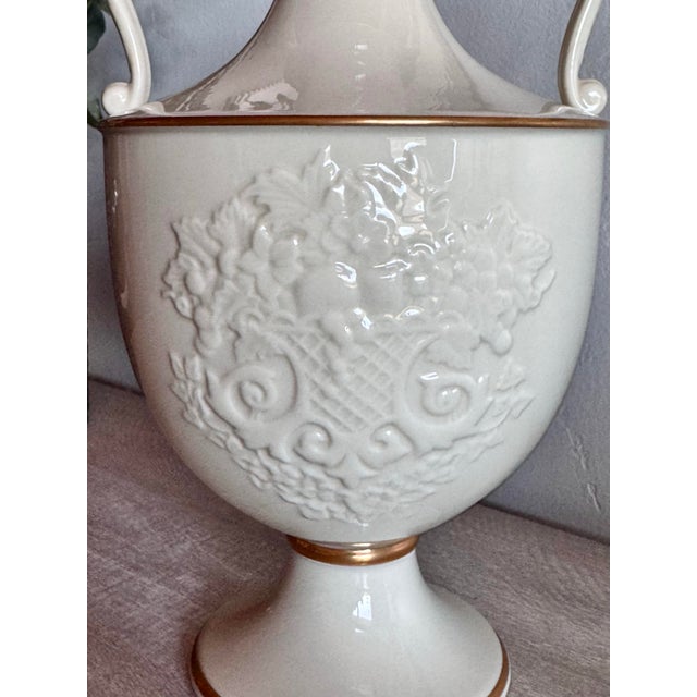 1970s Lenox the Autumn Collection Large Embossed Double Handled Ivory Urn With 24 Karat Gold Accents For Sale - Image 5 of 8