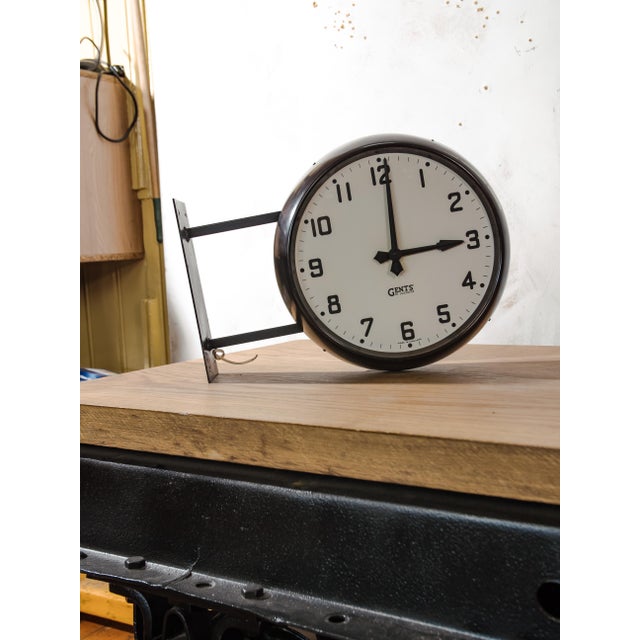 Double-Sided Bakelite Slave Clock with Wall Bracket from Gents of Leicester, England, 1940s For Sale - Image 13 of 13