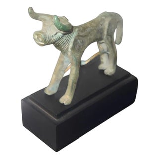 Miniature Greek Archaic Bronze Bull (Published) – Greece, Ca. 7th Century Bce For Sale