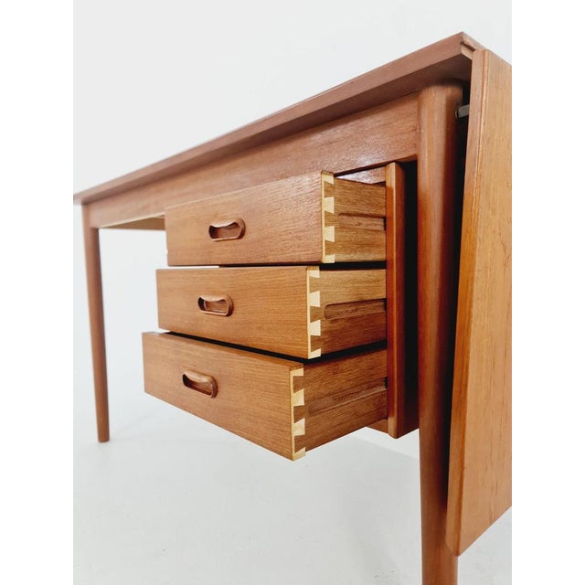 Mid-Century Danish Leaf Drop Teak Desk by Arne Vodder for Sigh & Sons, 1960s For Sale - Image 3 of 11