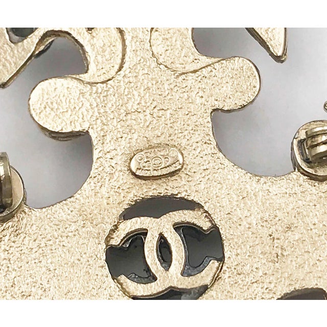 Chanel Gold CC Peach Orange Mustard Crystal Gothic Cross Brooch Pendant For Sale In Los Angeles - Image 6 of 6