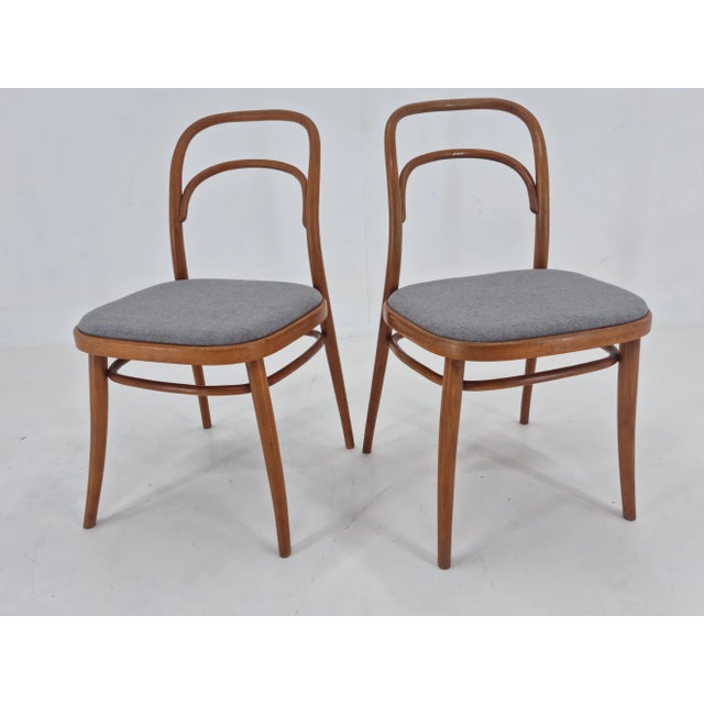 Raare type - very comfortable. This piece is attributed to the mentioned designer/maker. It has no attribution mark and no...