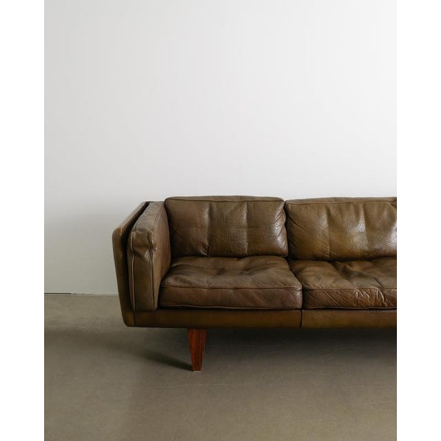 Danish Mid-Century Modern Olive Brown Three Seater V11 Sofa by Illum Wikkelsø, 1960s For Sale - Image 3 of 8